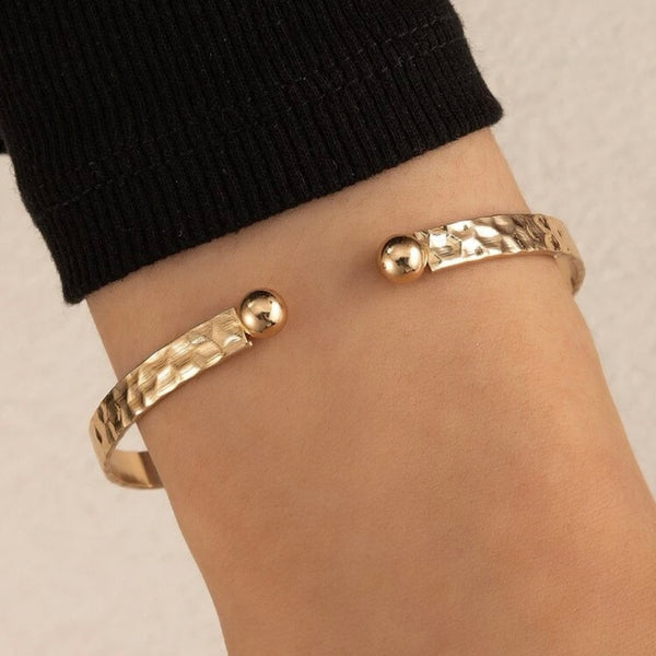 Beautiful Gold Cuff Bracelet l Women l Fashion