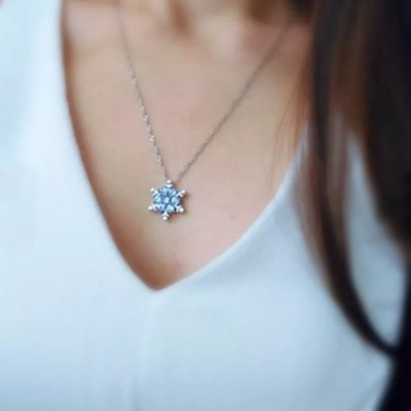 Charming Vintage Snowflake Necklace l Fashion